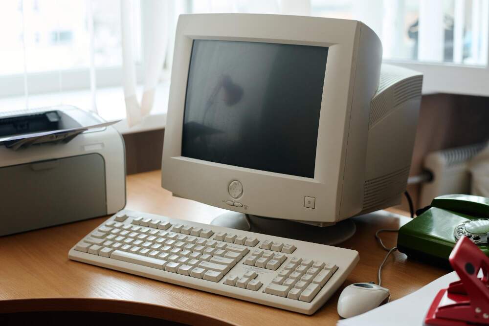 computador modelo antigo
